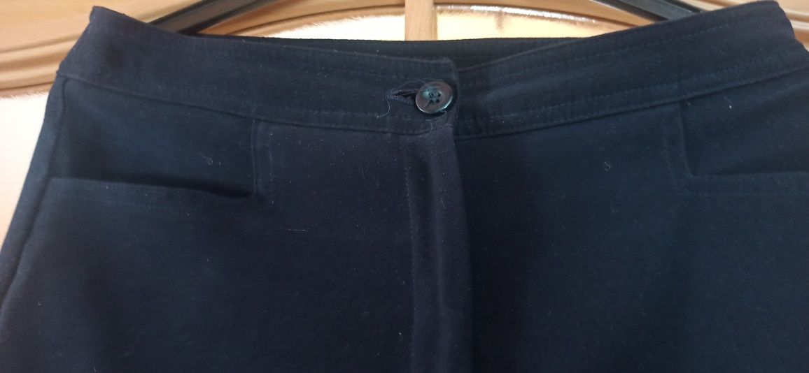Czarne damskie spodnie w rozmiarze S