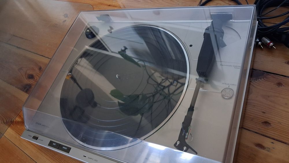 Gramofon DENON DP23F + ARTcessories DJ PRE II + Kabel