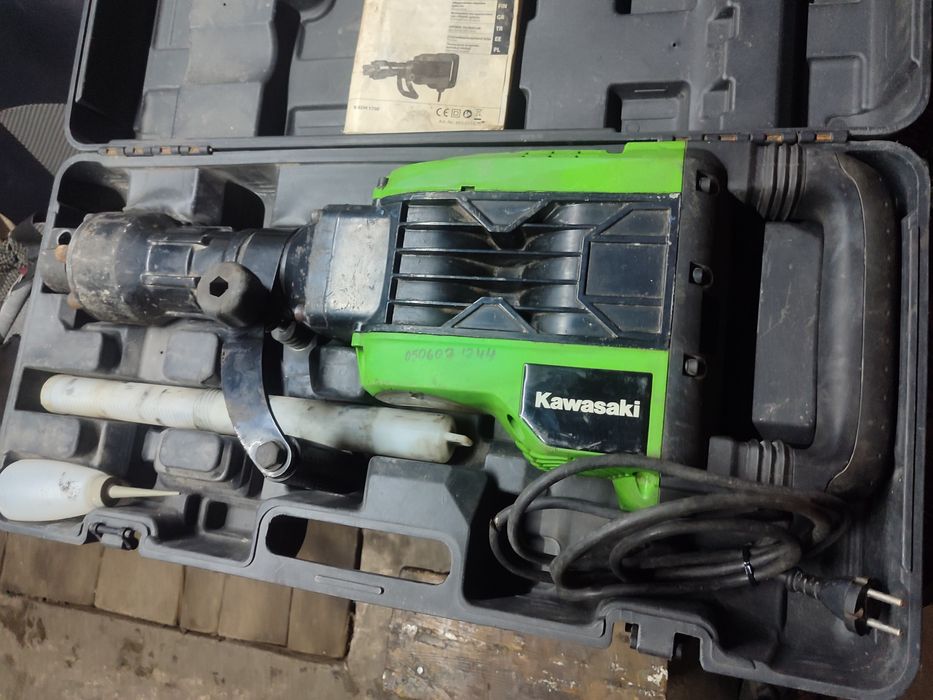 Відбійний молоток Kawasaki