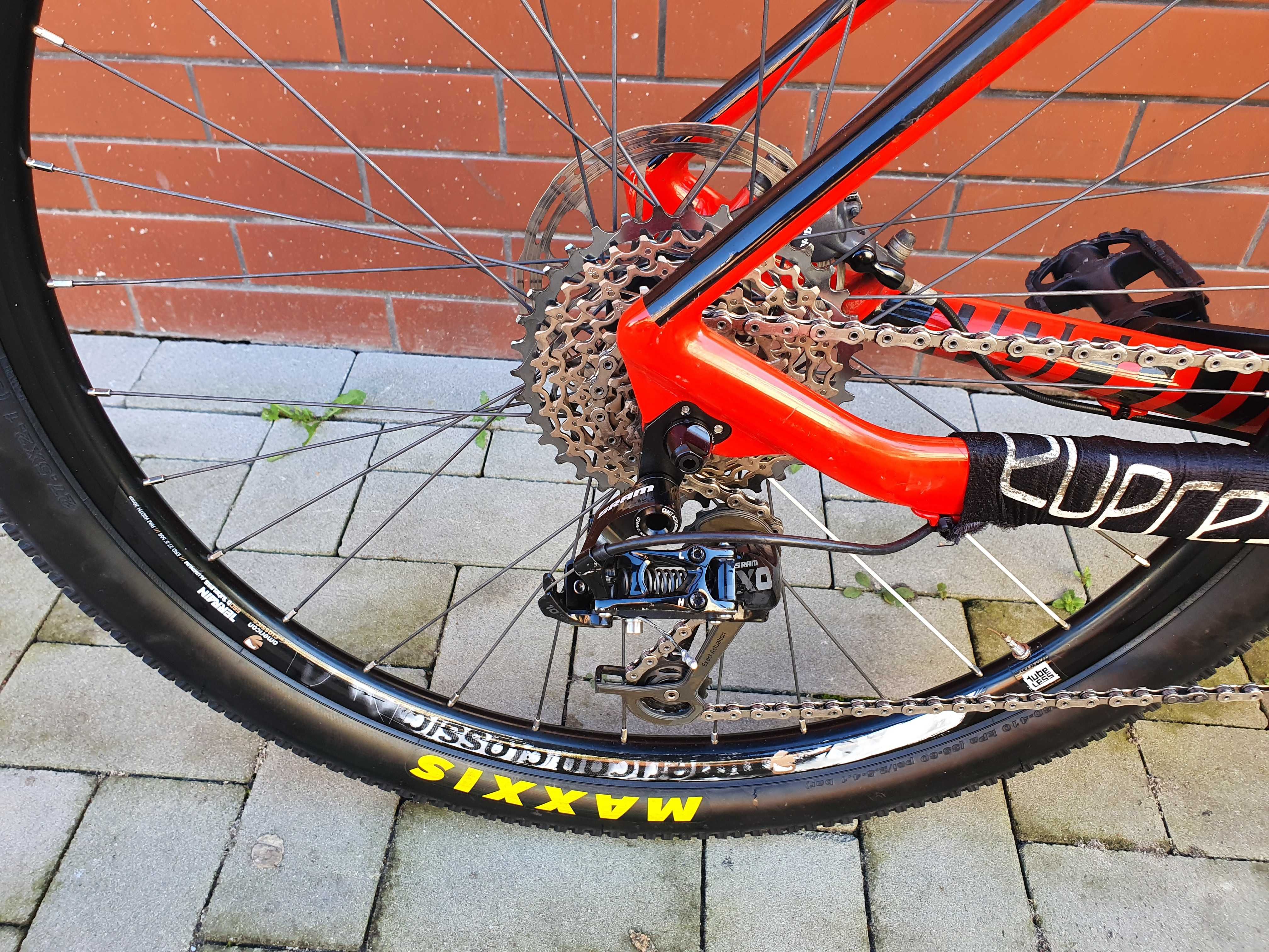 EVEREST ROCKY/Carbon/SramX0-2x10/rozm.19"waga 9,5 kg Koła 27,5"