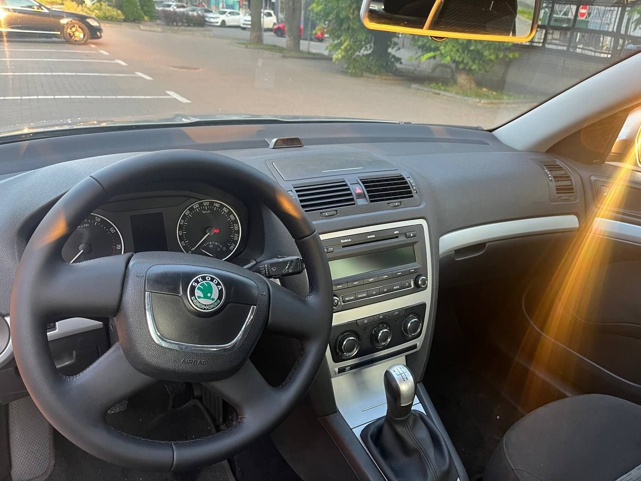 Шкода Skoda Octavia A5  1.6 mpi