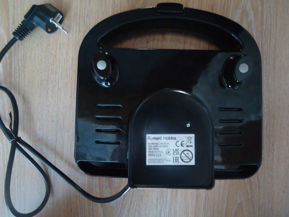 Новая мощная бутербродница Russell Hobbs, мощность 700 Вт, дёшево.