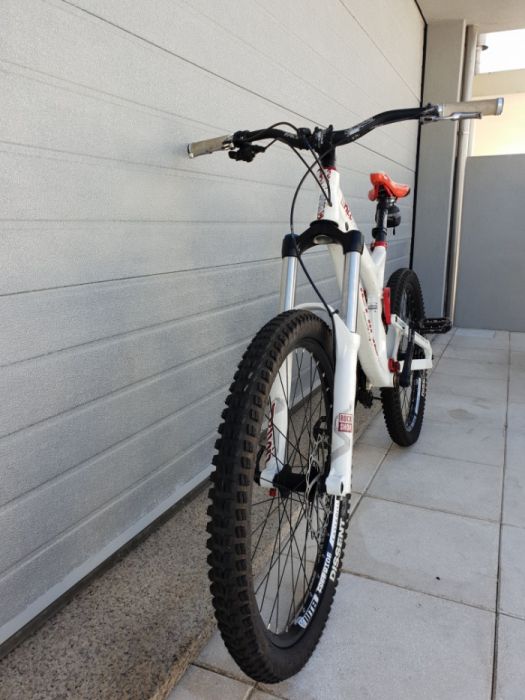 Vendo bicicleta Downhill Rock Machine Whizz