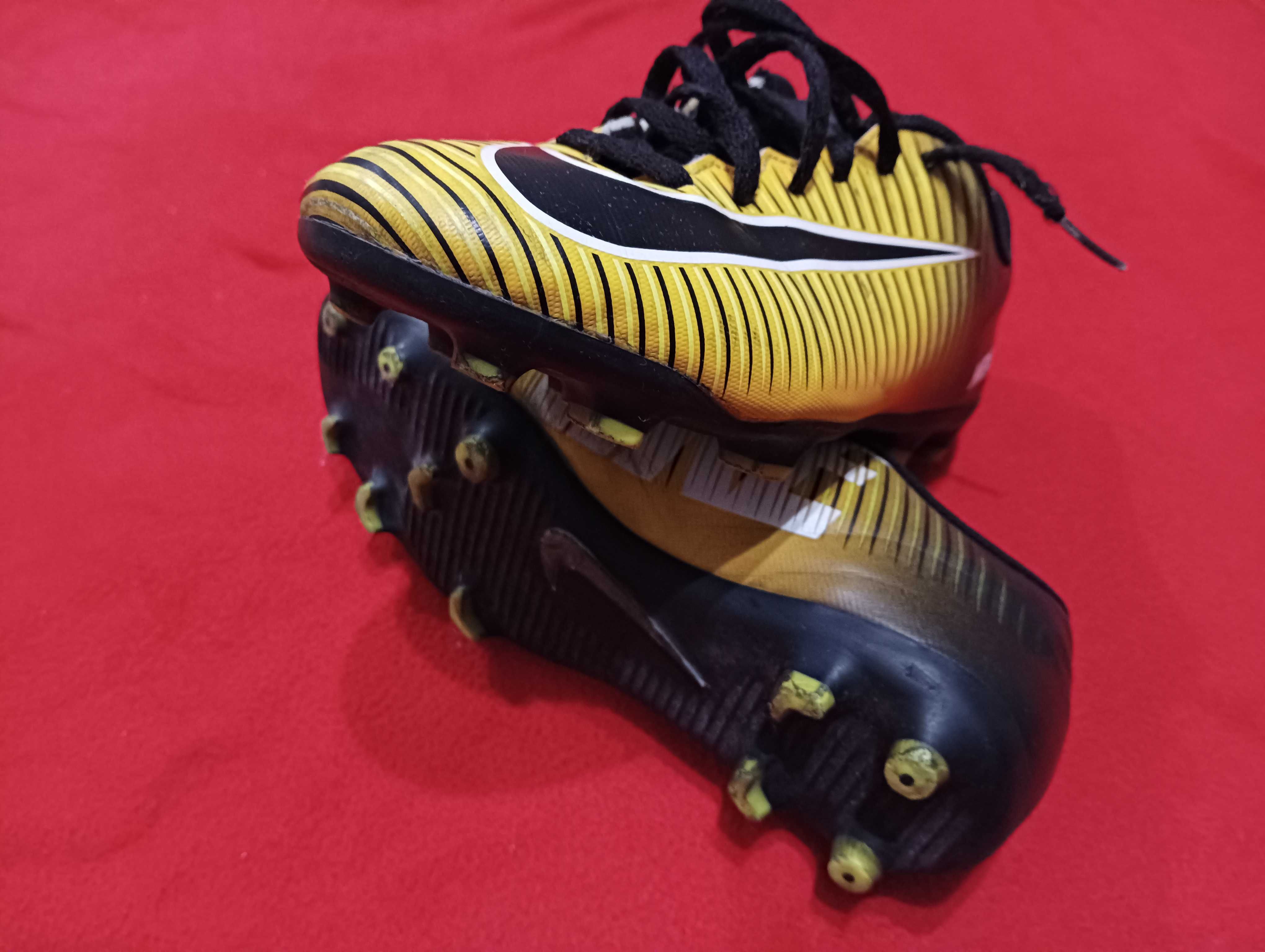 Chuteiras NIKE MERCURIAL  Nº 36