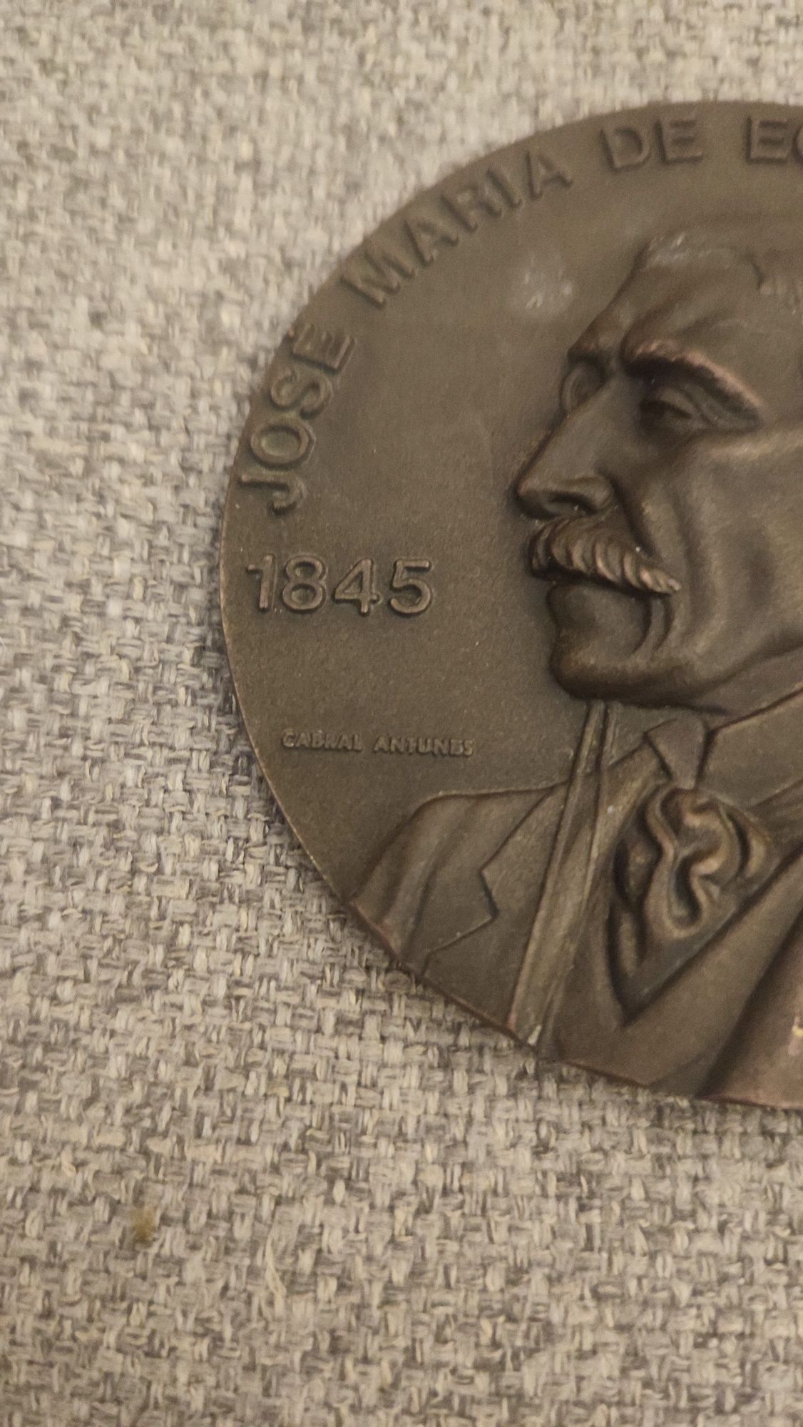 Medalha Eça de Queiróz