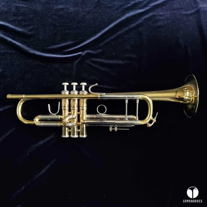 Trąbka Vincent Bach Stradivarius 72 ustnik futerał statyw GAMONBRASS