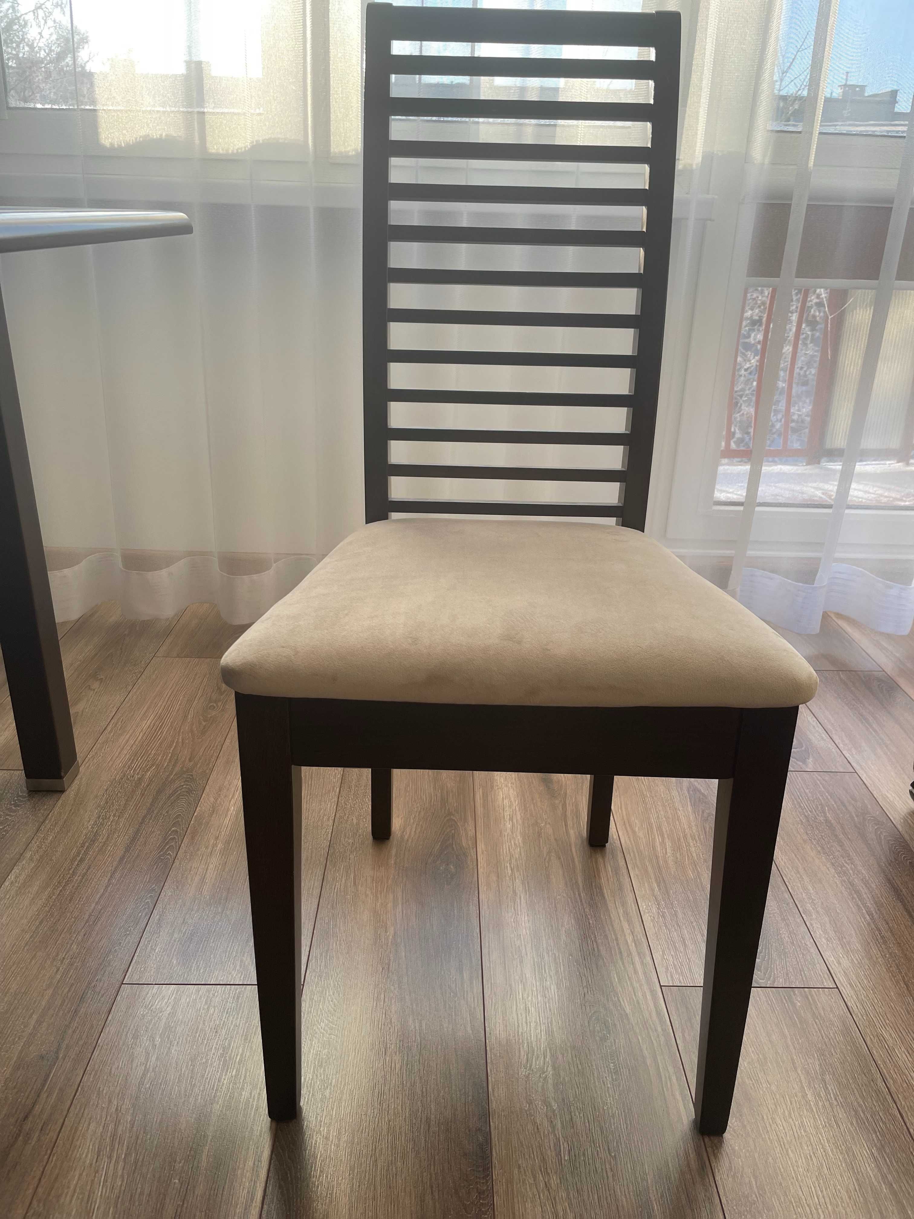 Komplet: Stół plus sześć krzeseł