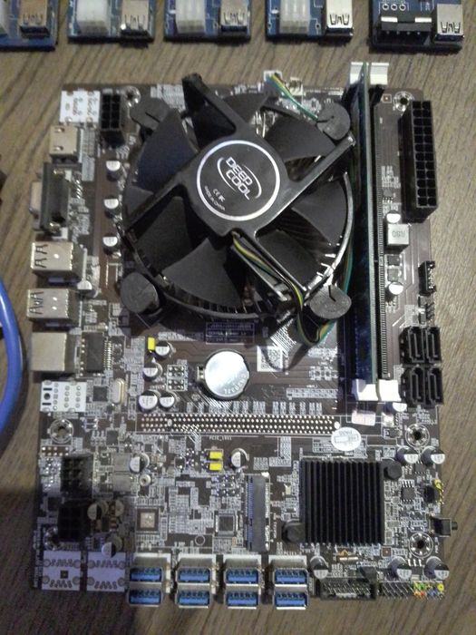 Материнська плата b75 на вісім відеокарт + 4gb оператвная + 8 разеров