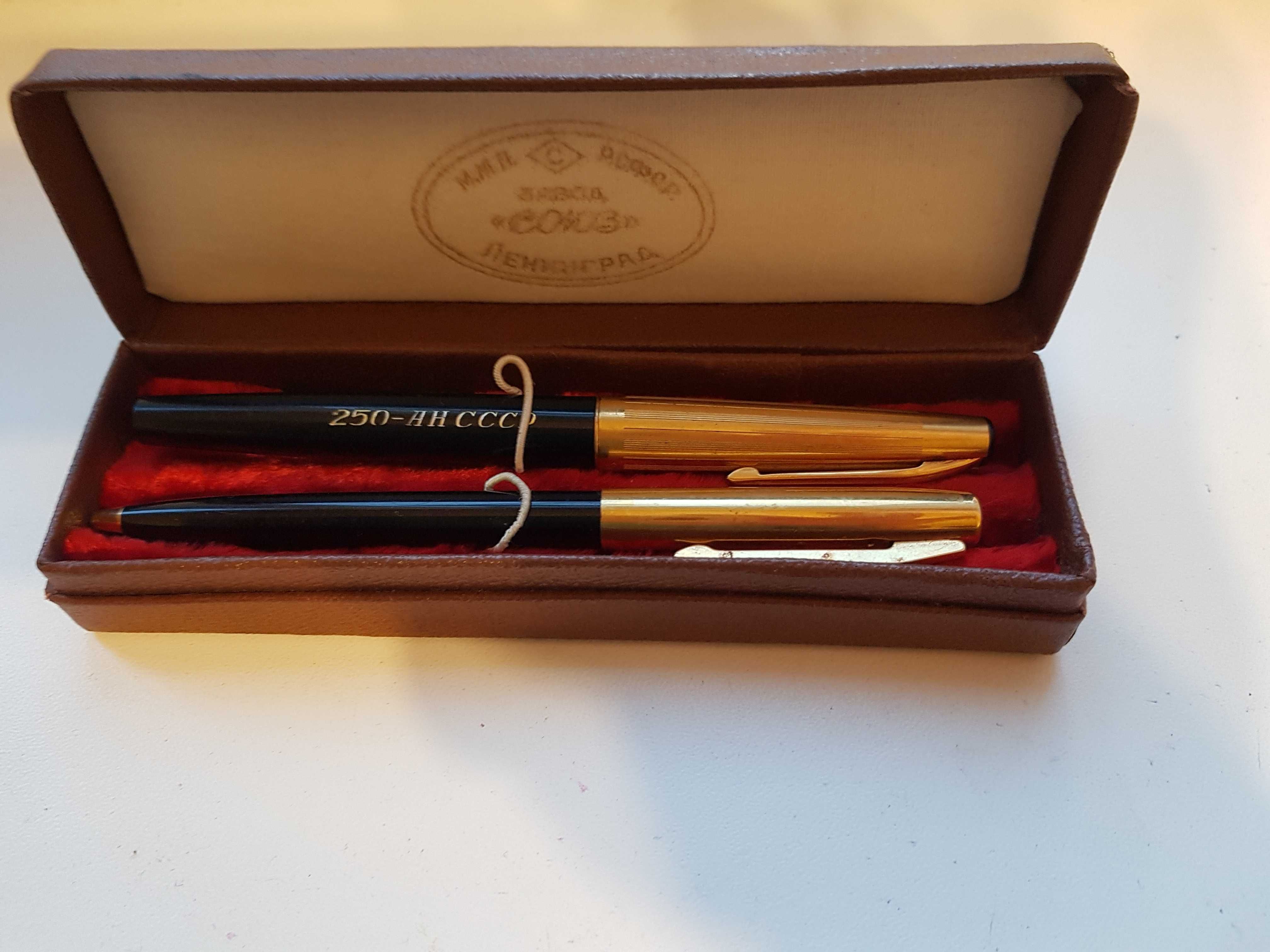 Ручки золотое перо и шариковая в в комплекте