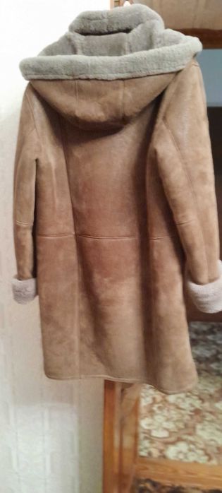 Продам жіночу дубльонку , пальто