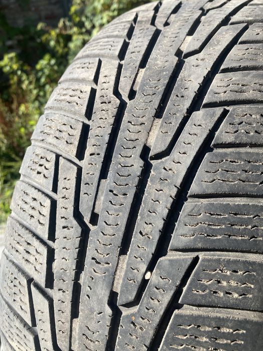 Зимня резина 205/55/16 Nokian