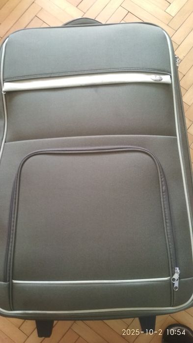 Sprzedam walizka podróżna średnia