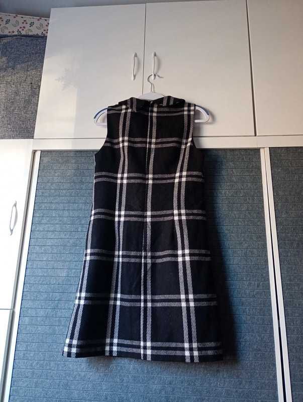 Wełniana sukienka w kratę w stylu retro Next
