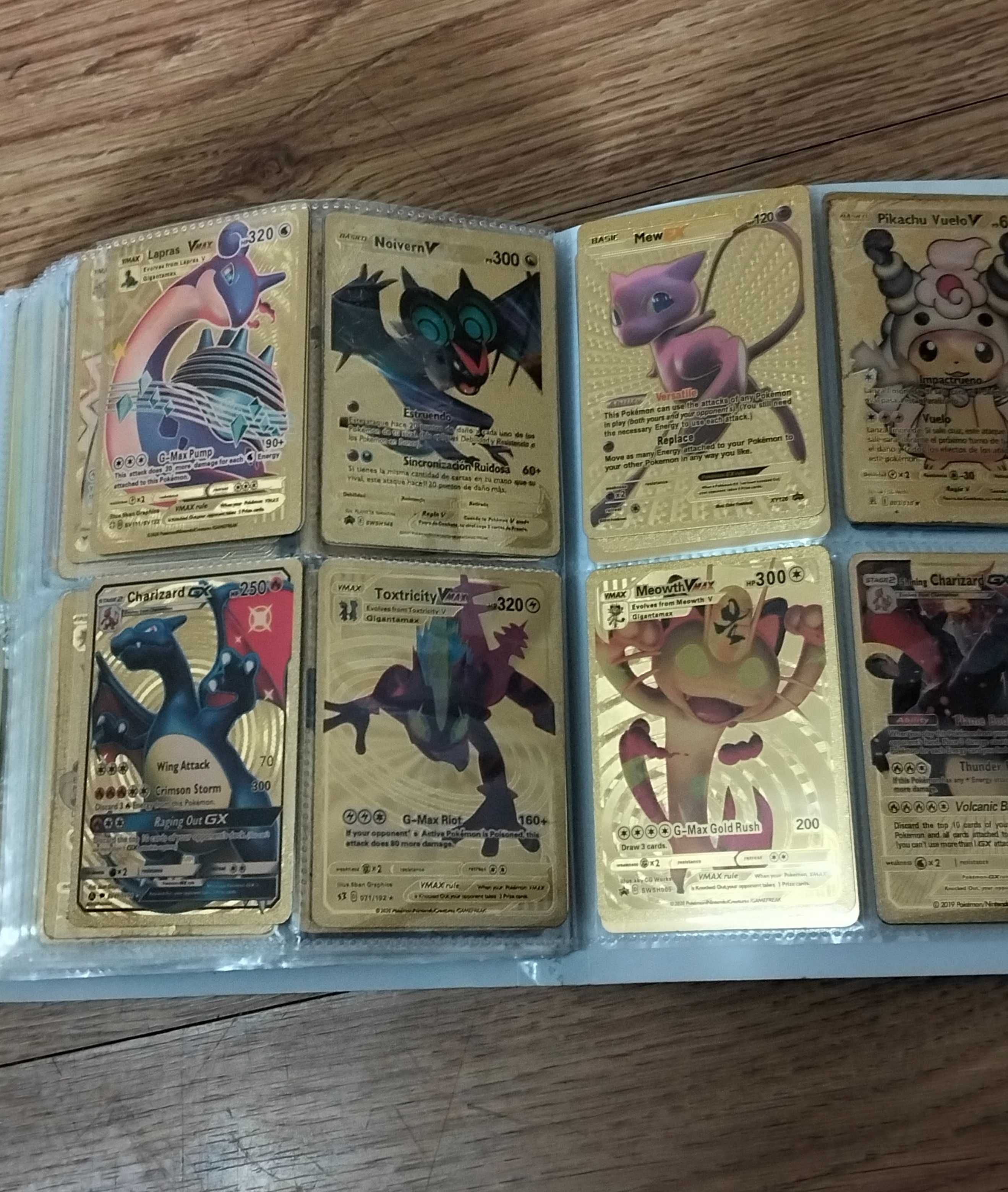32 cartas de Pokémon douradas
