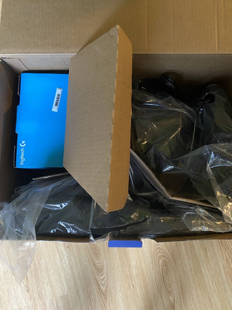 Logitech G29 + Shifter – stan idealny, jak nowa, gwarancja 2 lata!