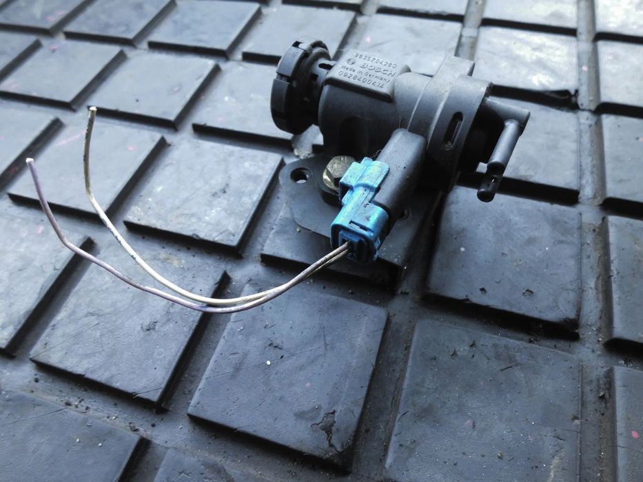 ZAWÓR PODCIŚNIENIA 9635704380 PEUGEOT 607 2.2 HDI + WTYCZKA INSTALACJA