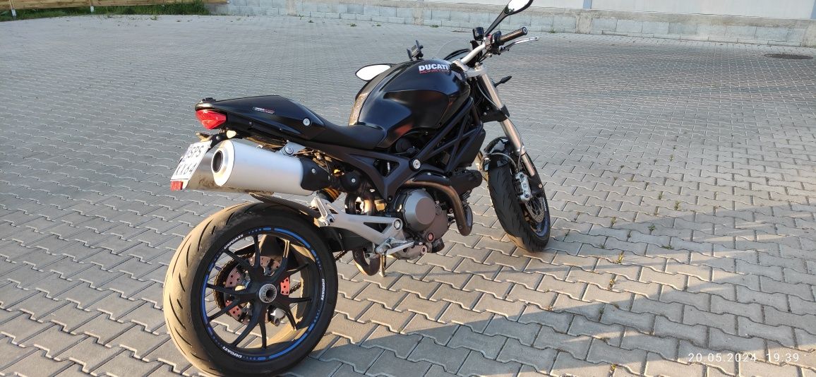 Ducati Monster 1100 super stan IGŁA bez wkładu