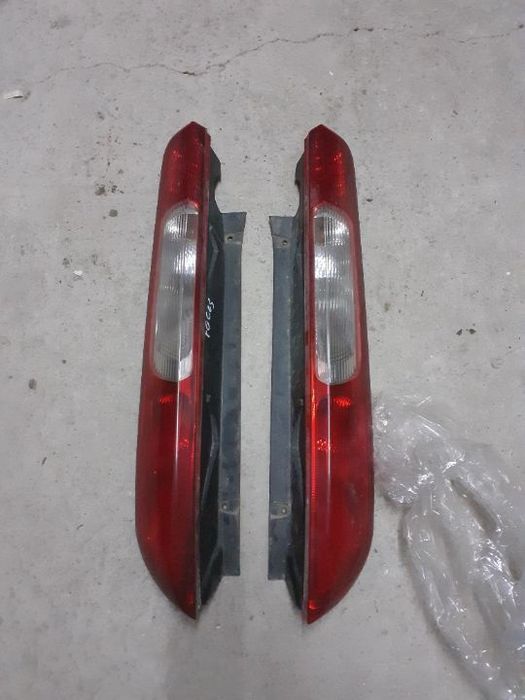 Farois traseiros ford focus carro 2004