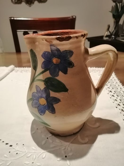 Caneca de barro pintada mão+potes de barro
Brancos bordado ing