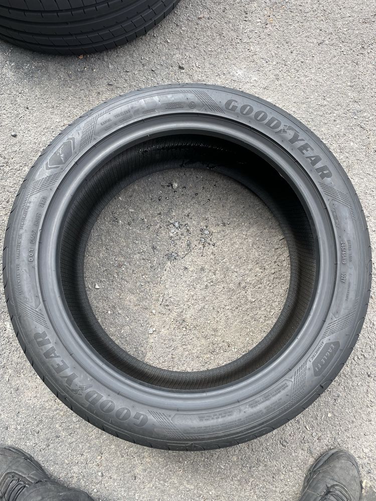 245/45 R19 Goodyear Eagle F1/ Germany/ 2шт./ як нові
