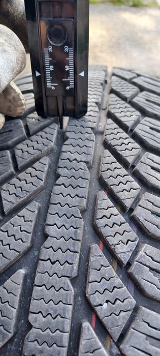 Sprzedam opony zimowe 4 szt. Semperit 165/60 R15