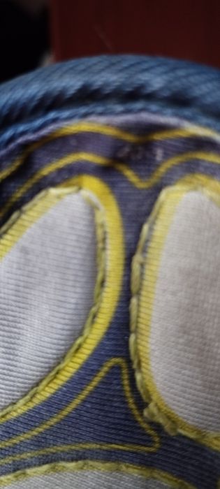 Продам кроссовки BONNA в хорошем состоянии.Размер 39,натуральная кожа.