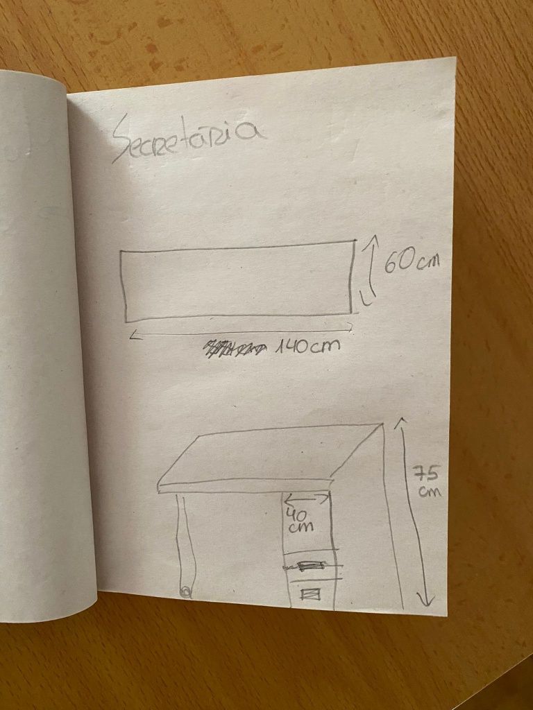 Vendo Conjunto Secretária + Mesa de cabeceira