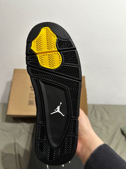 Air Jordan 4 Yellow Thunder