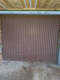 Drzwi garażowe używane