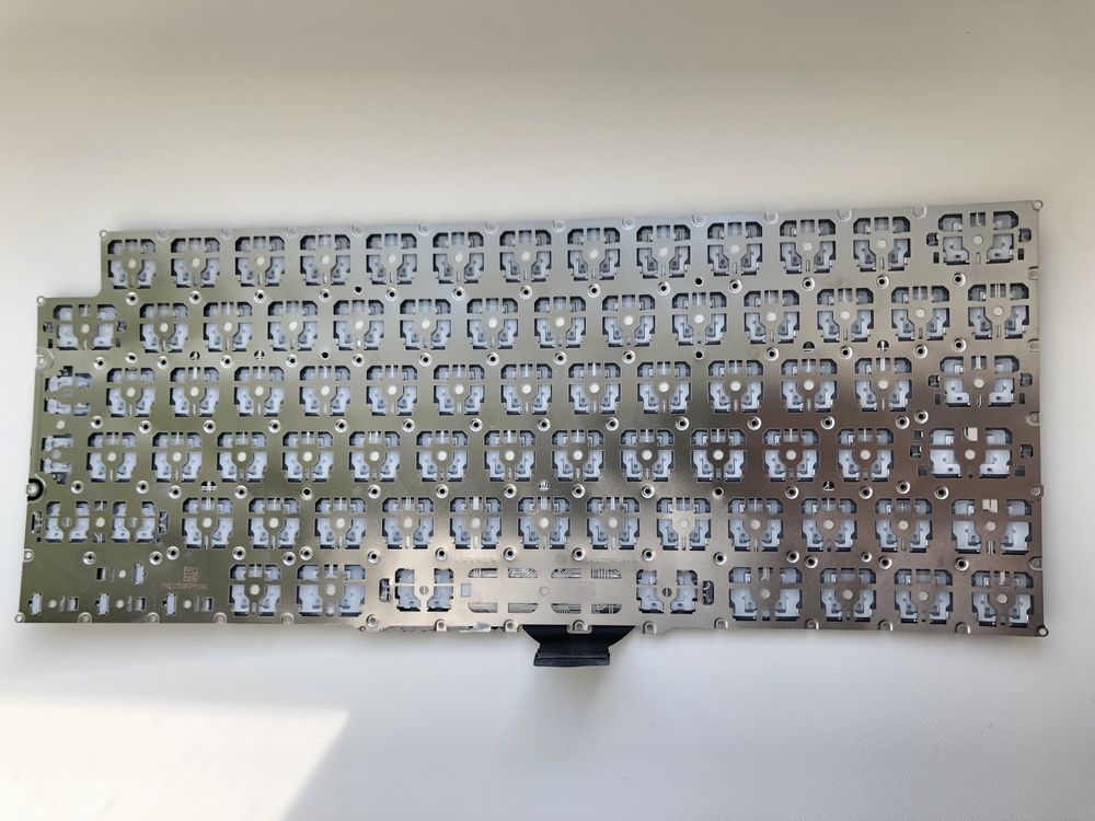 Новая Apple клавиатура A2442