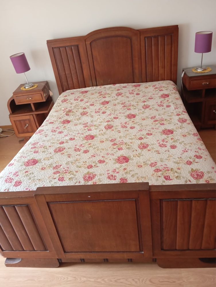Mobilia de quarto em cerejeira