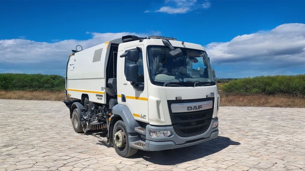 DAF LF220 FE  Zamiatarka DAF euro 6 zabudowa FAUN VIAJET norma PM10