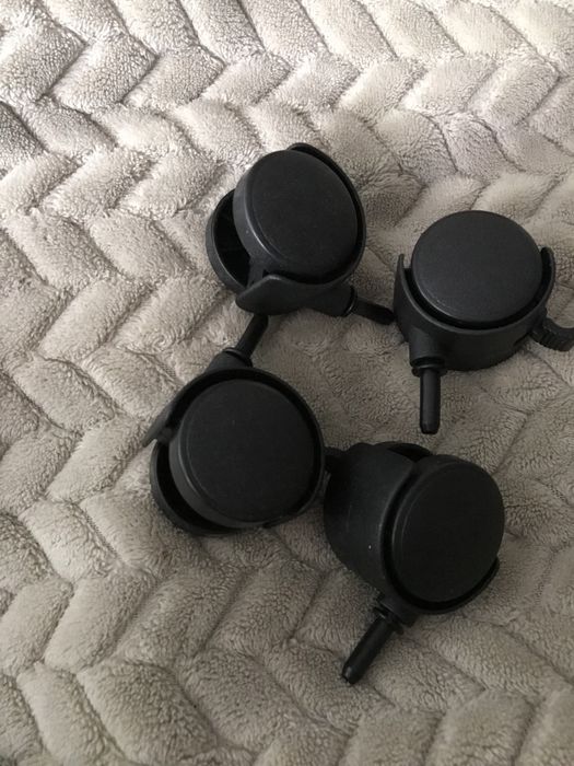 Колесики для переносной вешалки