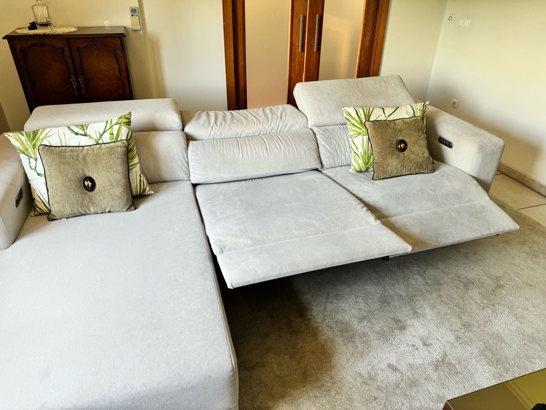 Sofá premium/luxo - 2 relax - 3 cabeceiras - 5 motores - ÚNICO