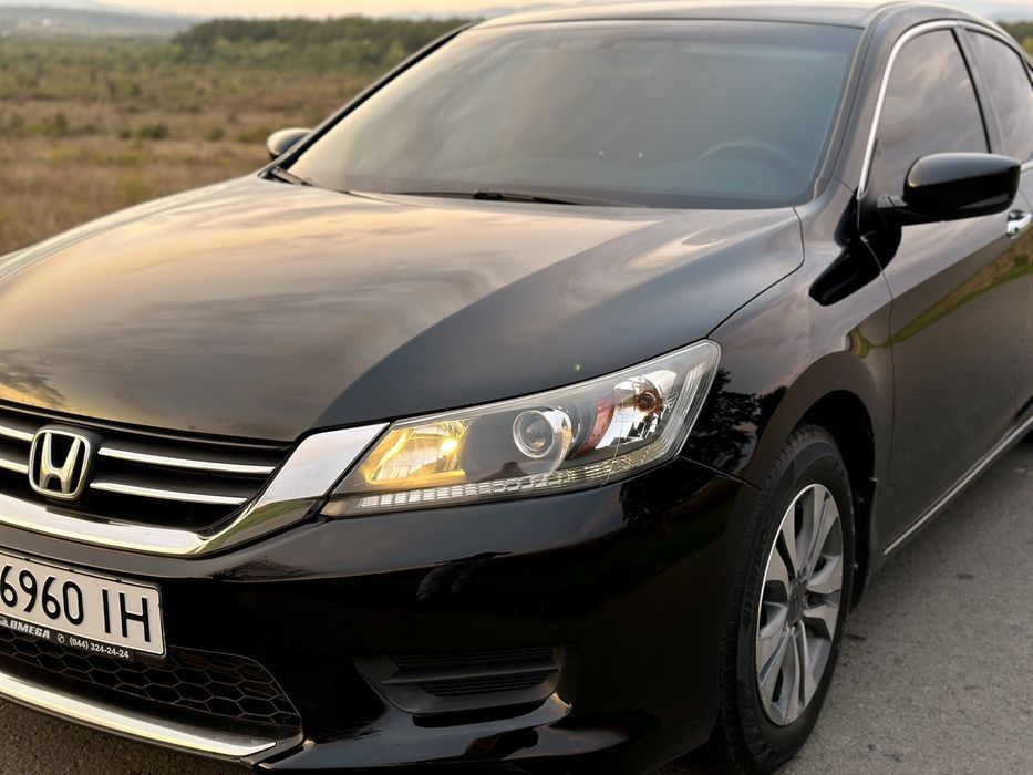Honda Accord 2015 рік
