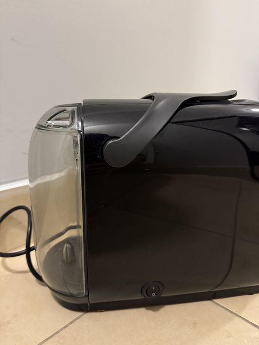 Tchibo Cafissimo Ekspres + uchwyt na kapsulki