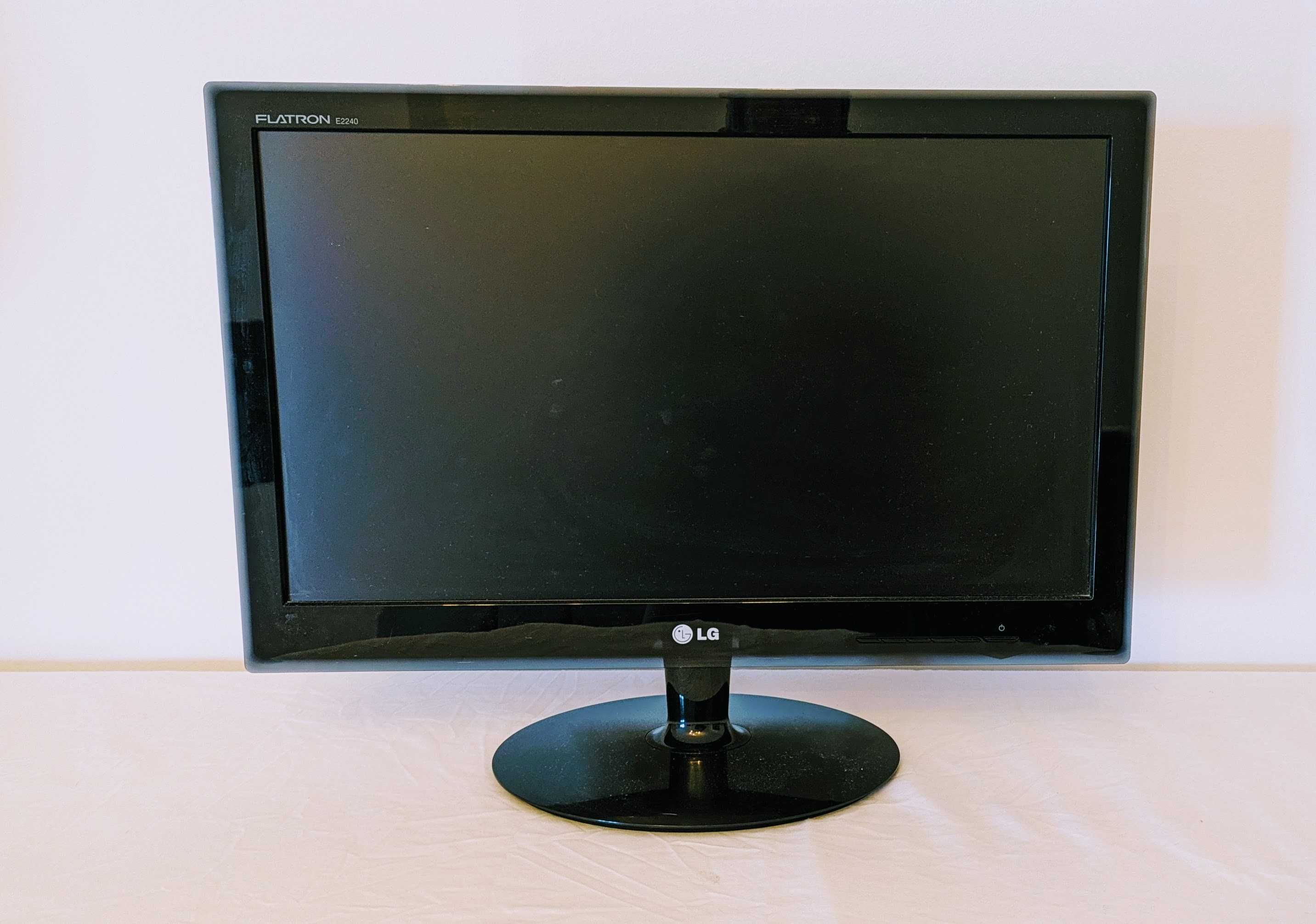 Monitor LG LED LCD de 21,5 - FLATRON E2240S-PN