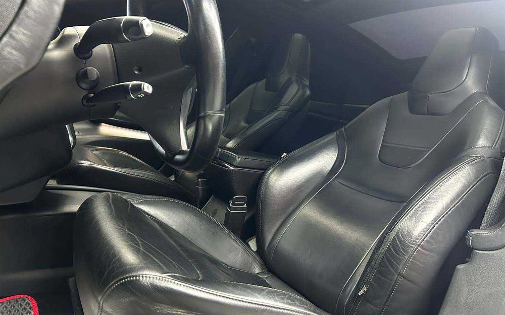 Tesla Model S 2015