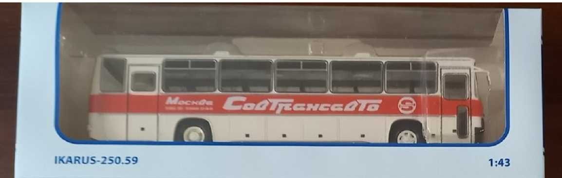 Колекційні масштабні металеві моделі автобусів 1/43