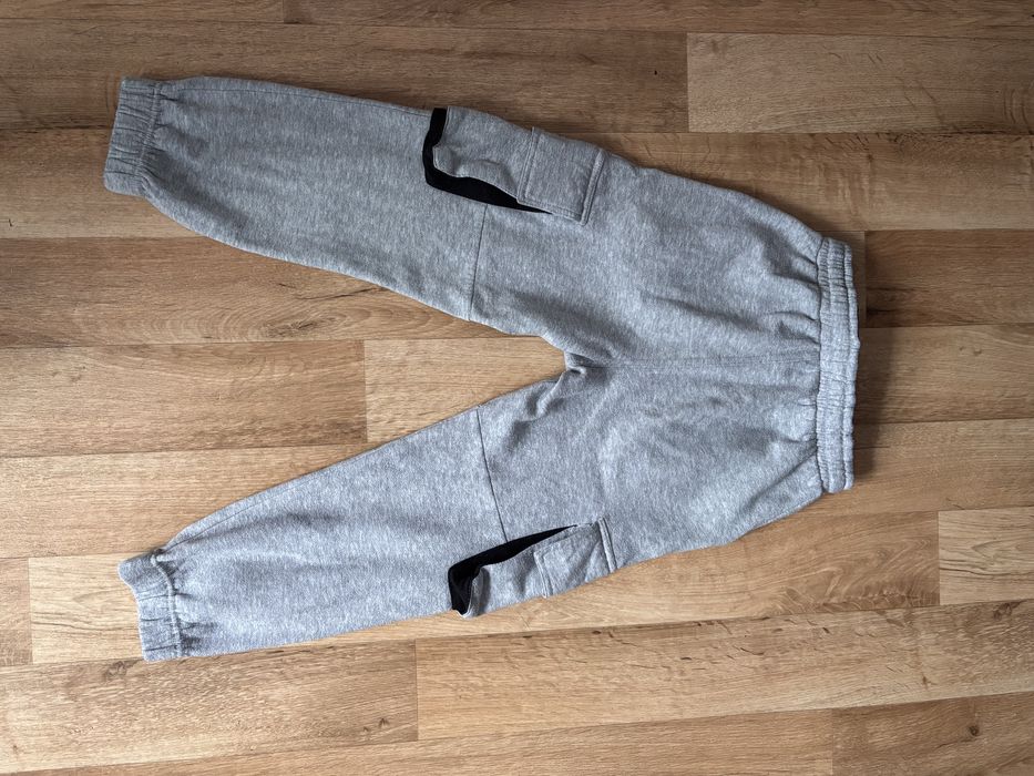 Spodnie dresowe chłopięce rozmiar 140