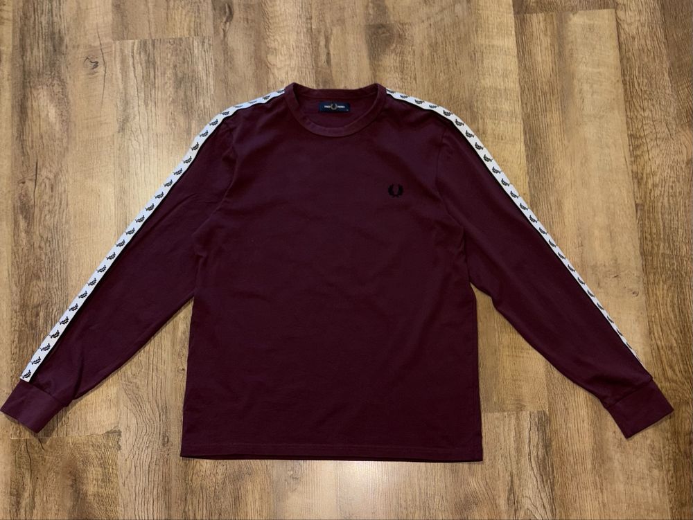 Лонг слів Fred Perry розмір M Хороший стан 9,5/10 як нова!