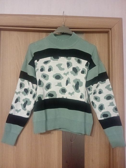 Светр з натуральної шерсті, кофта жіноча S-М розмір,гольф зимовий,кроп