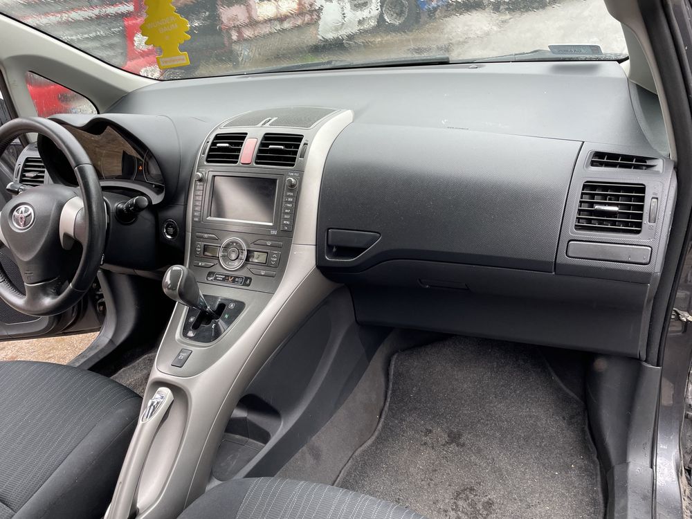 Toyota Auris 2007-2012 капот фара бампер Разборка