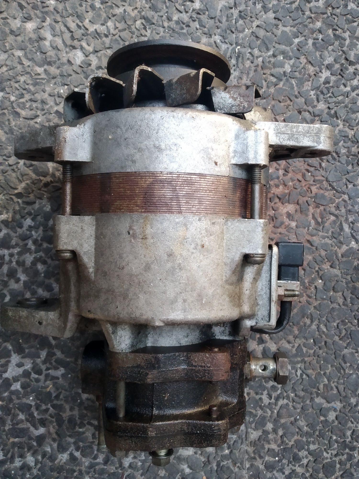 Alternador Toyota hiace