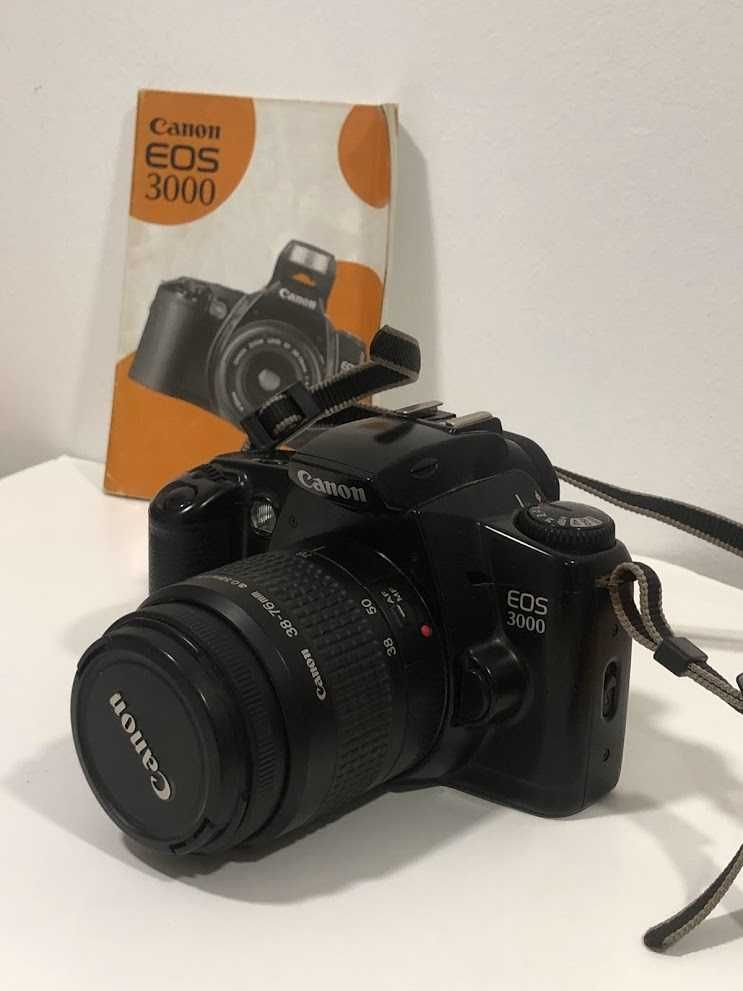 Canon EOS 3000 com lente Canon Zoom lens EF 38-76mm 4.5-5.6