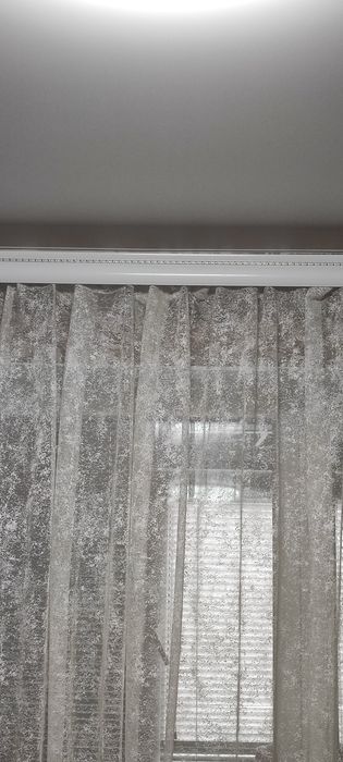 Карниз белый (2 м) для занавески