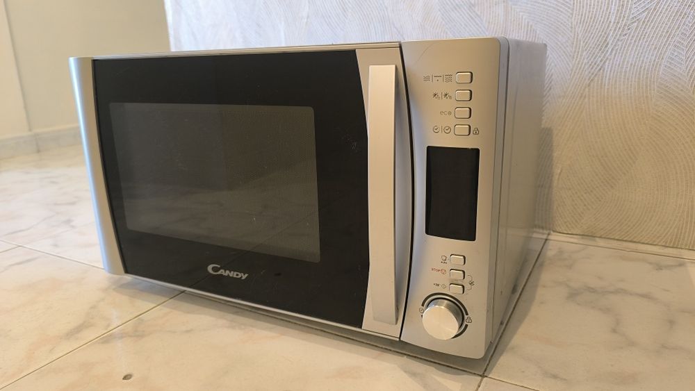 Microondas CANDY com grill - Cmxg 25dcs 1000w 25 Litros