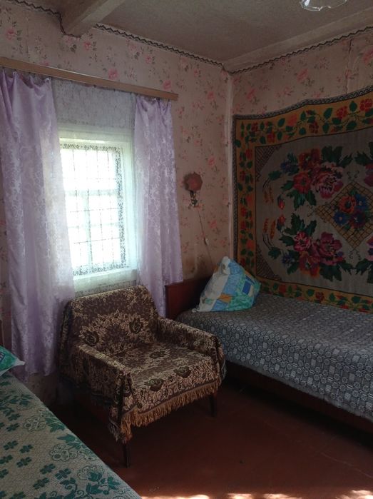 Помешкання в 20км від міста. Траса Чернігів-Київ. Село Красне.