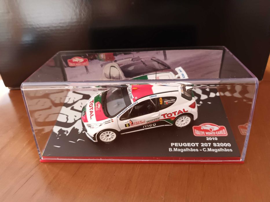 Carrinhos diversos de colecionador em escala 1/43