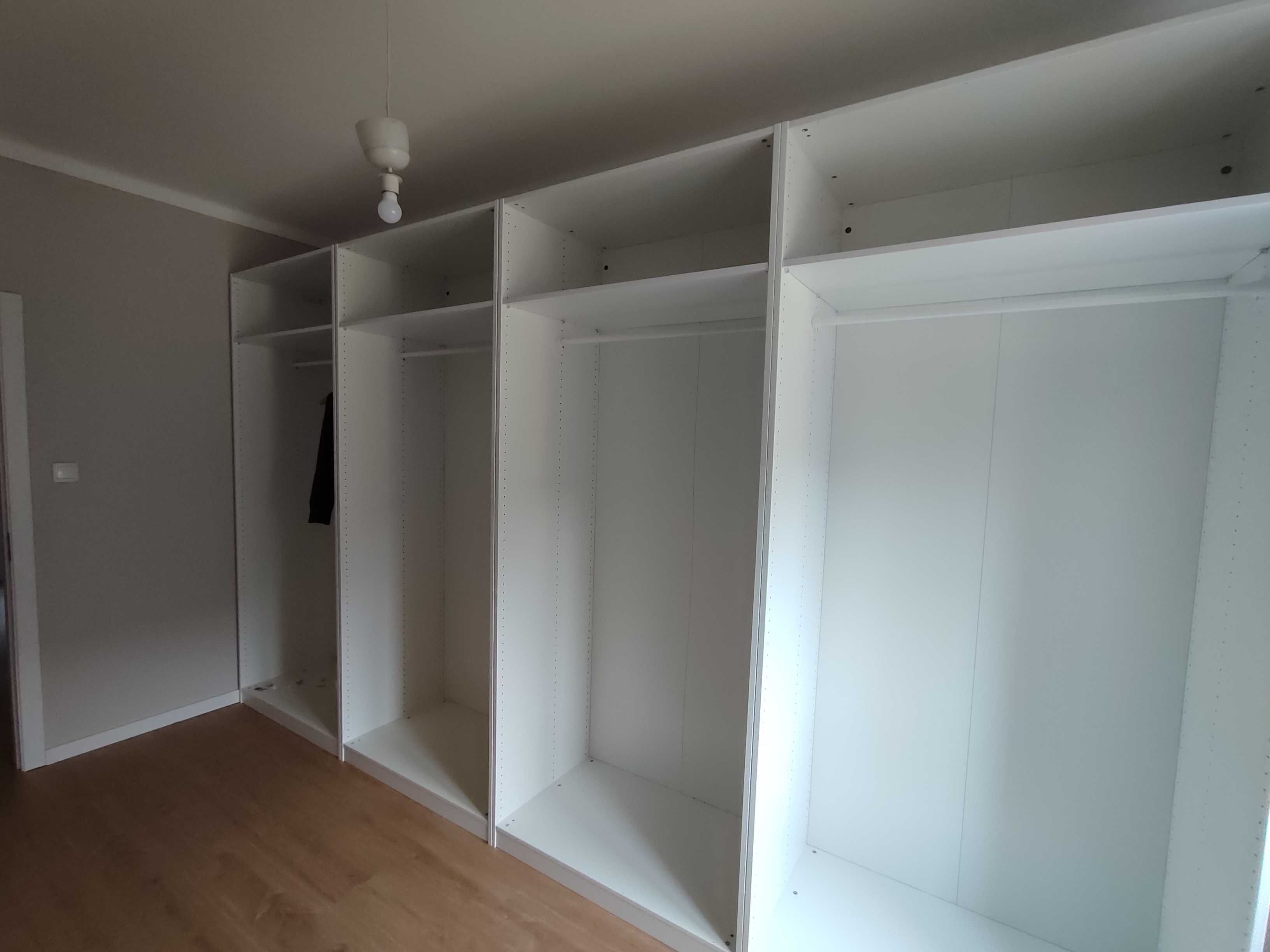 Armários IKEA PAX - modulares, combináveis e em ótimo estado